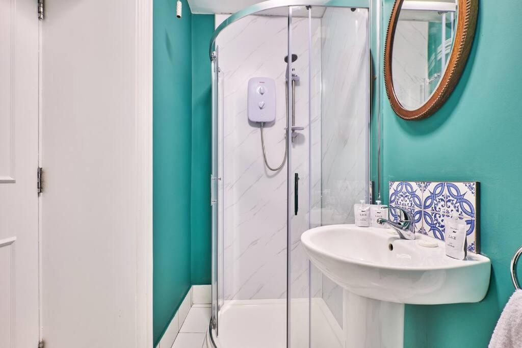 The Snug @ Clarence Apartment Londonderry Bagian luar foto